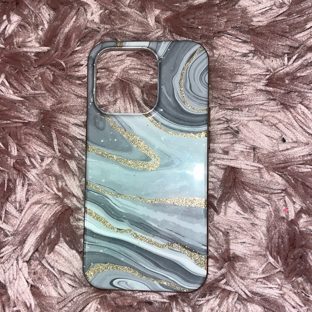iphone 13/13 pro phone case, slightly used
